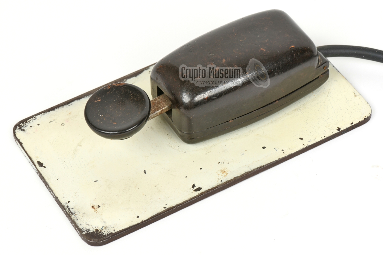 Mouse morse key on a metal base plate
