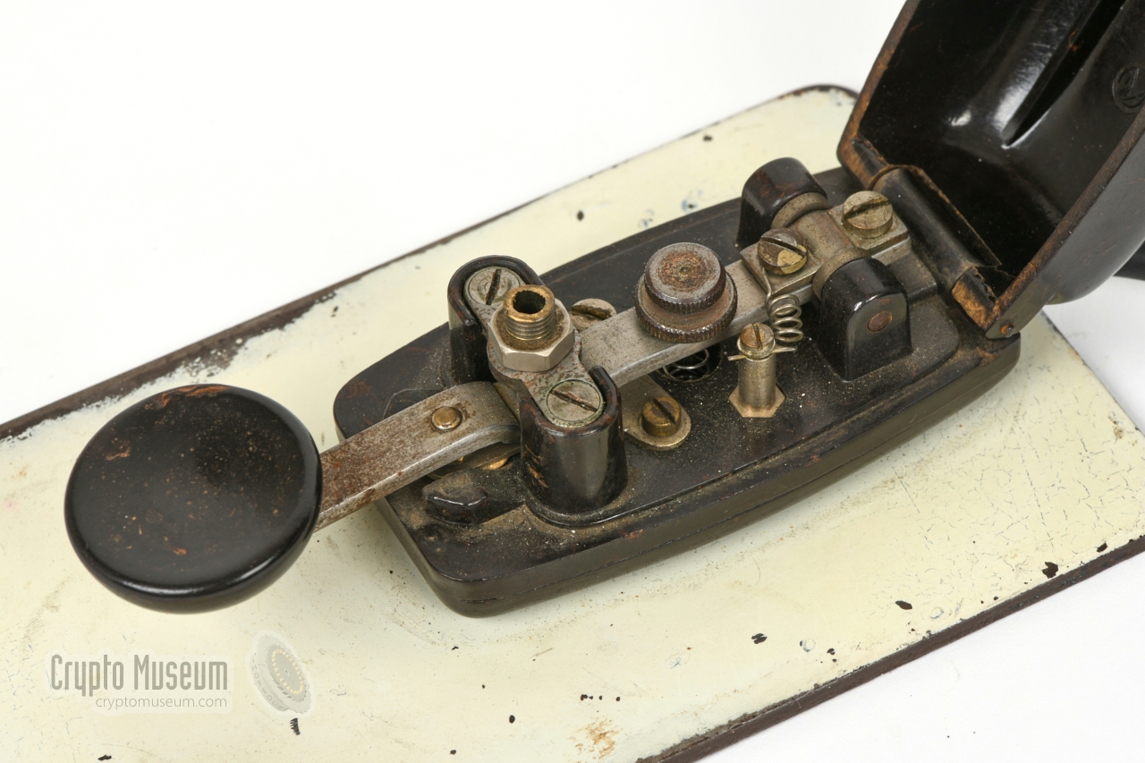 Mouse morse key - open