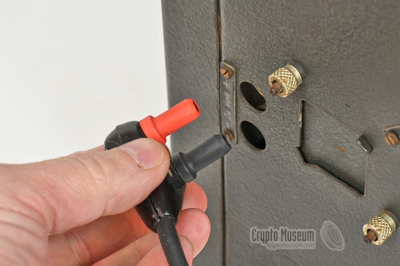 Connecting the 24V DC power cable