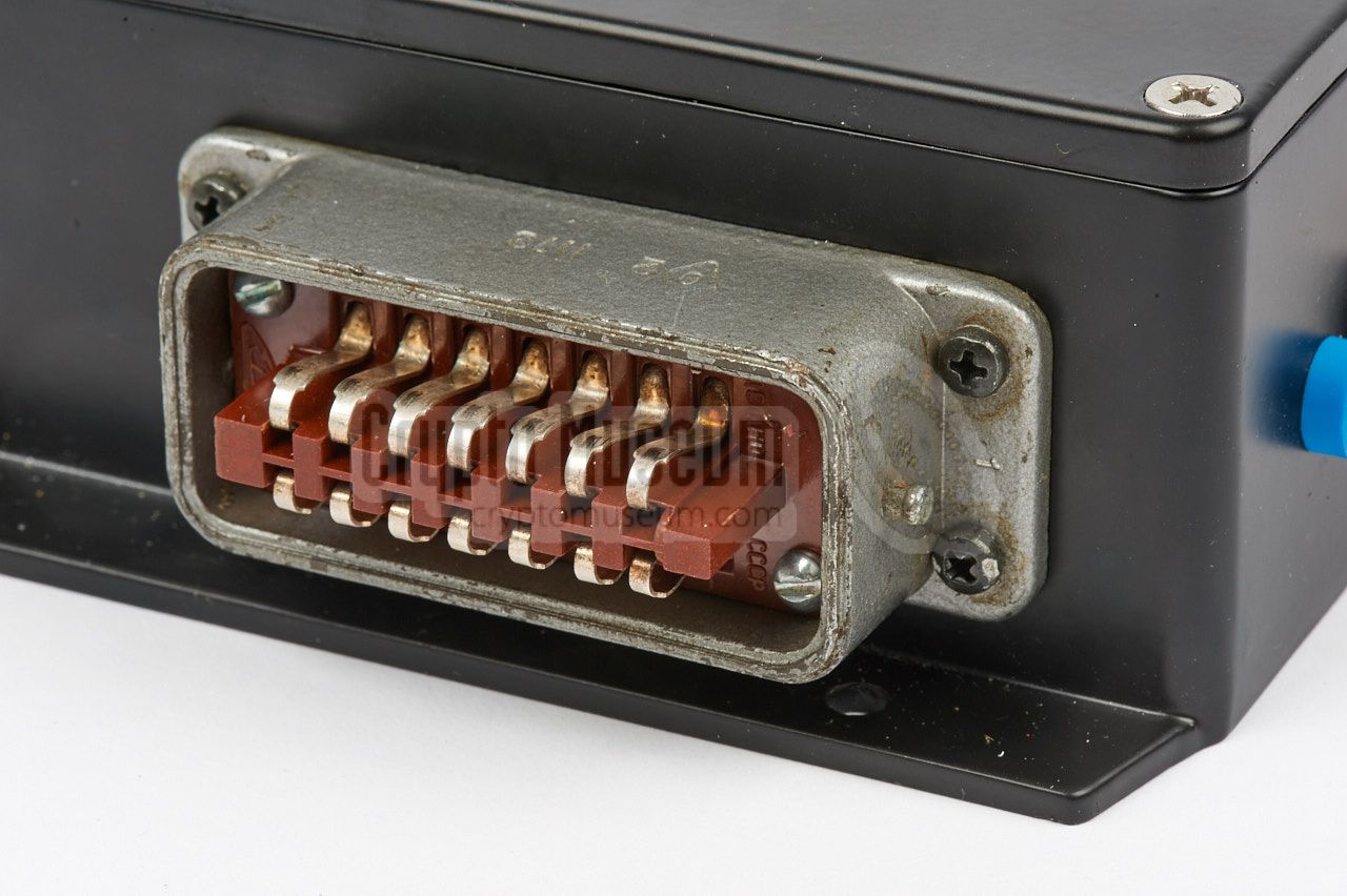 14-pin power socket on the PSU