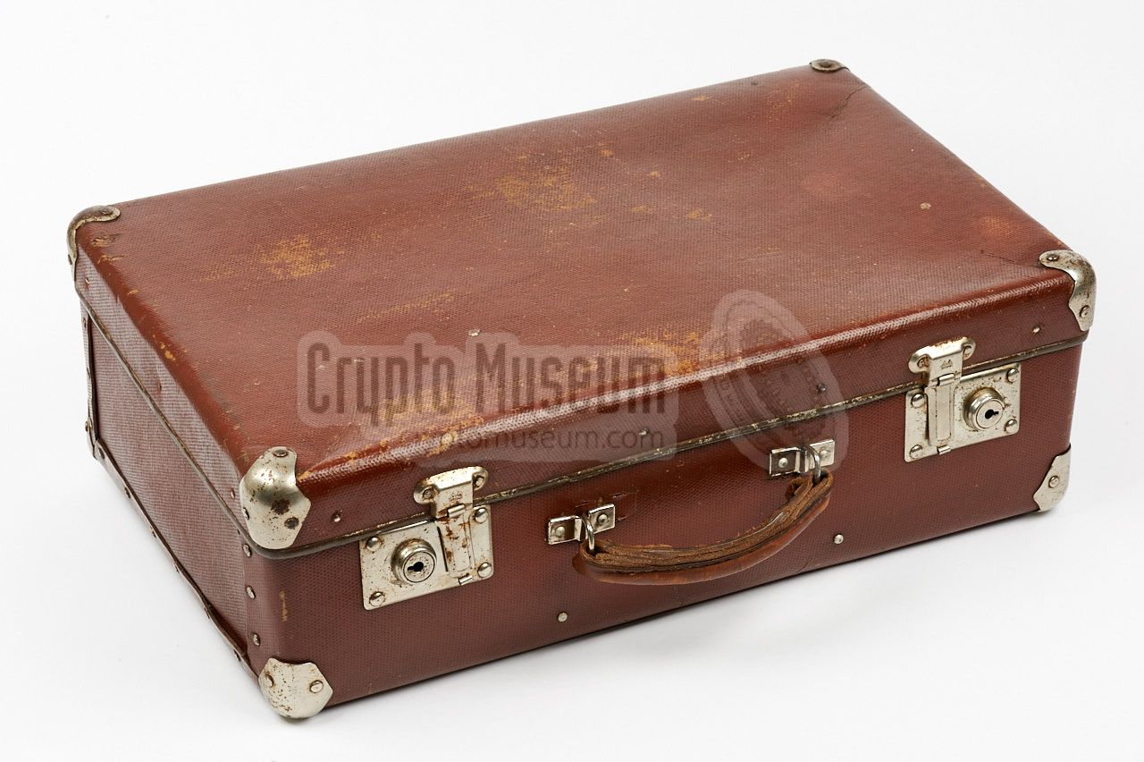 Fibreboard travel suitcase