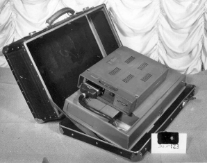 Mains PSU mounted to the bottom of the radio set