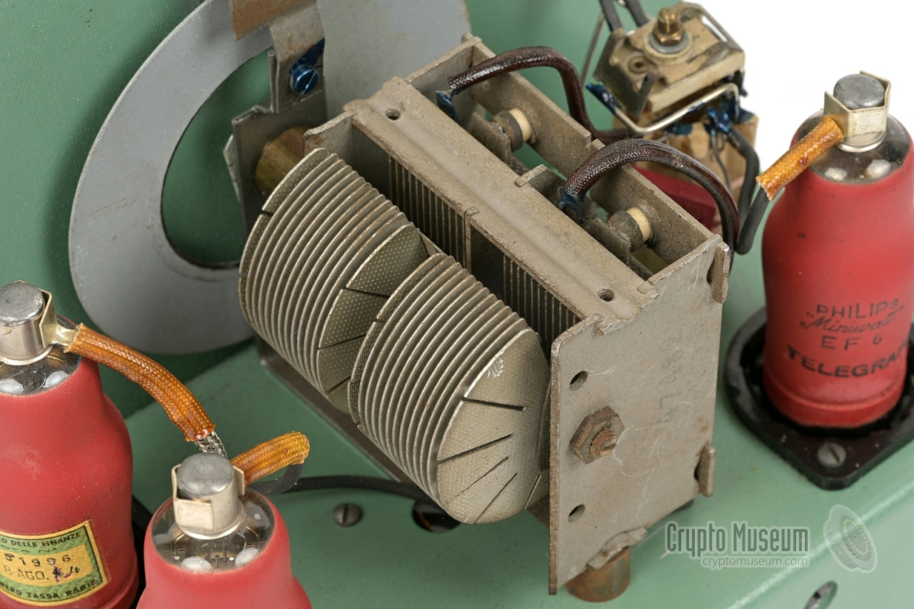 Receiver interior - tuning capacitor