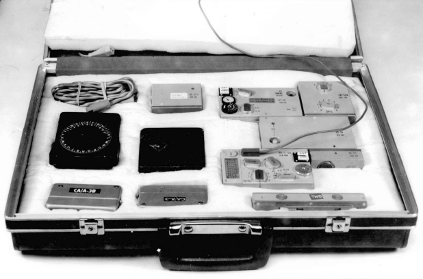 Complete RS-59 set in briefcase. Click for a better view. Photograph retrieved via [1][2].