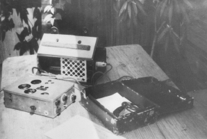 SE-109/3 with serial number 683, with storage case and PSU [10]