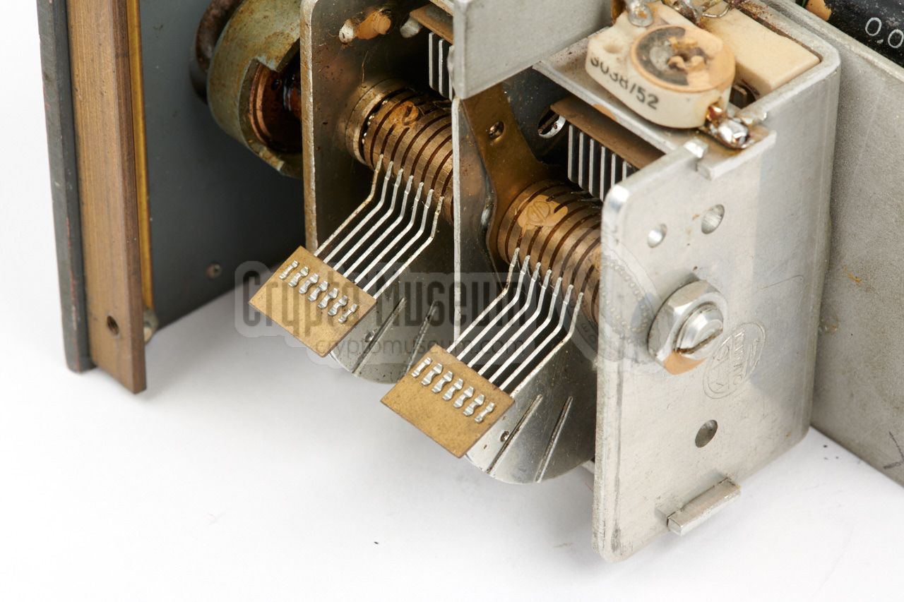 Tuning capacitor partly turned-in