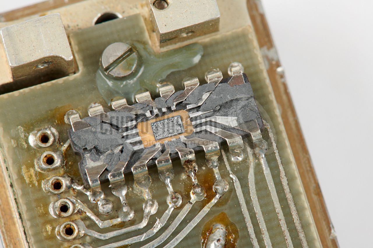Damaged IC (SN74156) on the front panel