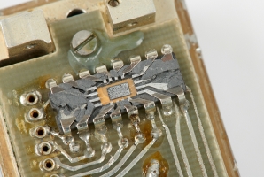 Damaged IC (SN74156) on the front panel