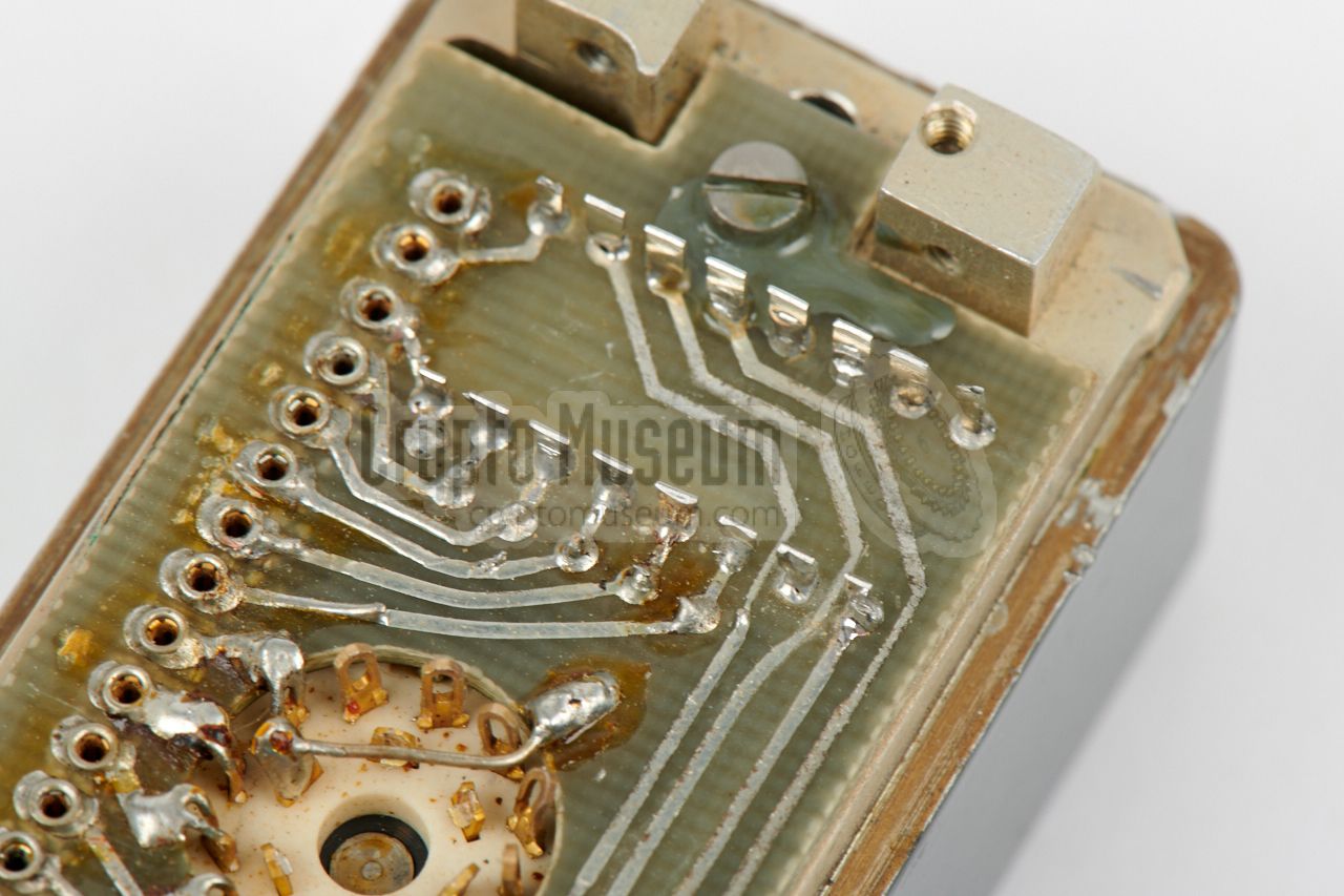 Broken IC removed from PCB