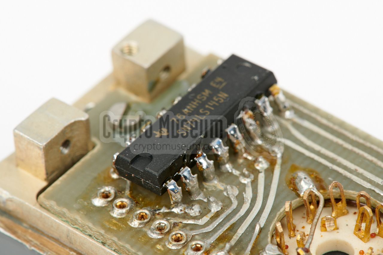 Broken IC replaced by new SN74125