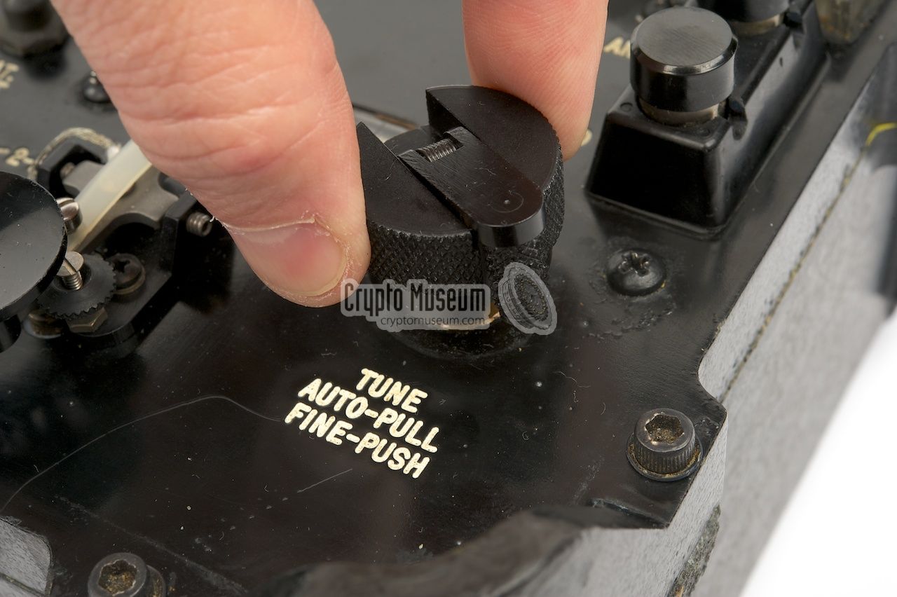 Starting the auto-tuner (pull knob)
