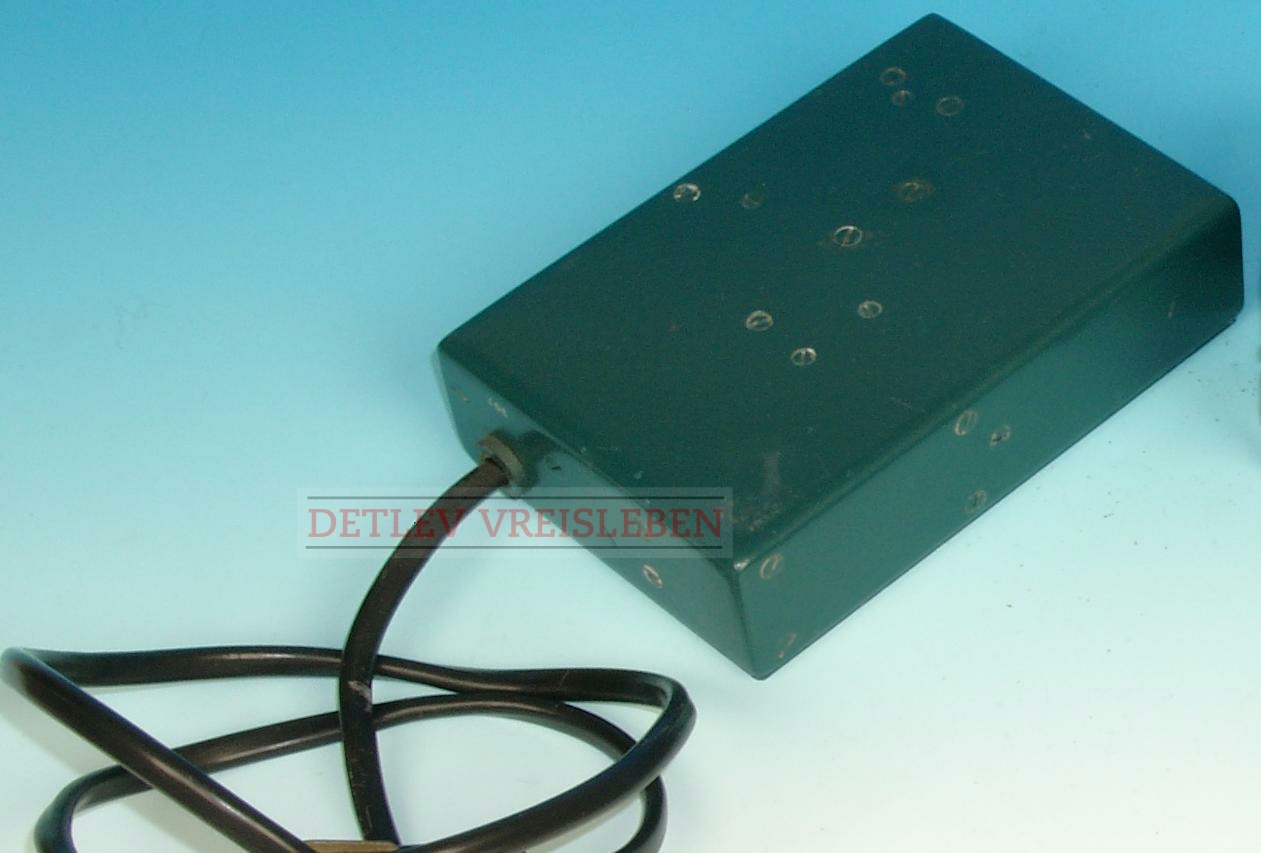 Mains AC power supply unit. Image kindly provided by Detlev Vreisleben [5].