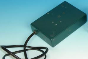 Mains AC power supply unit. Image kindly provided by Detlev Vreisleben [5].