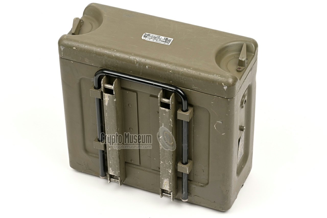 Closed device in upright position